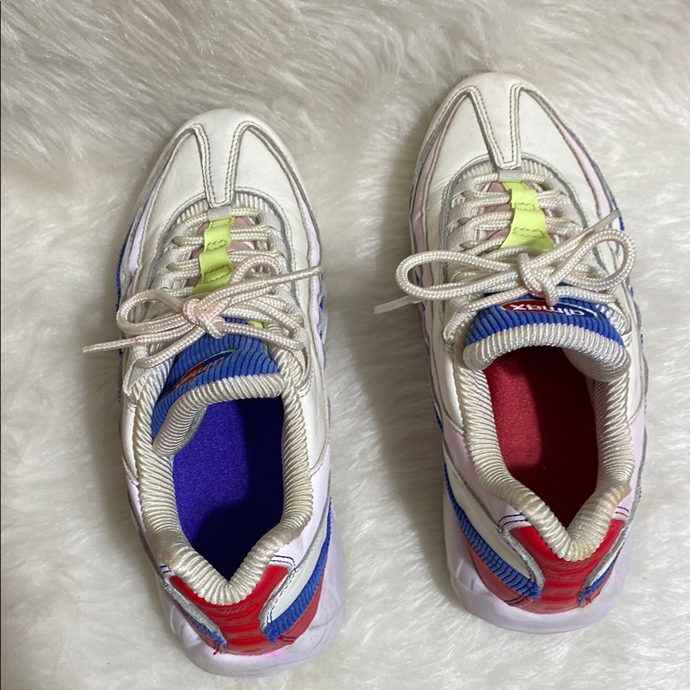 Nike Air Max Panache Women Sneakers - Picture 4 of 15